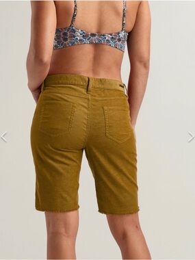 Carve Designs Shorts Womens 10 Corduroy Oahu Yellow 9-10 Inch Raw Hem